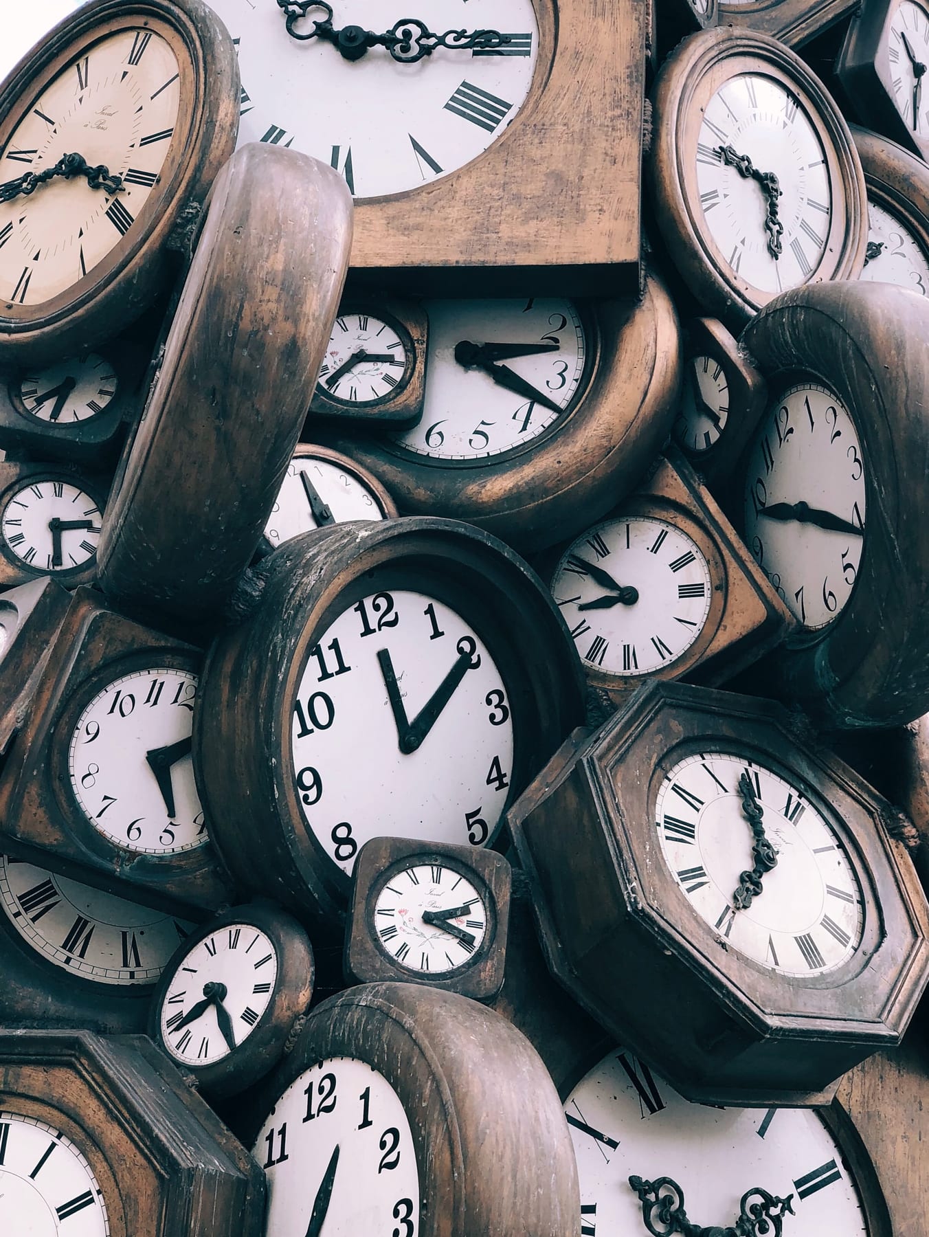 A collection of vintage clocks
